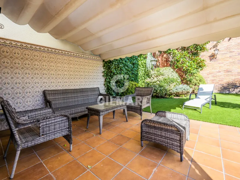 Semi-detached house in Peñagrande - Madrid