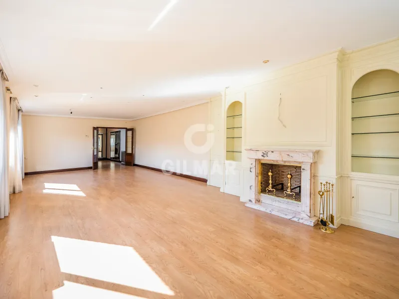 Semi-detached house in Peñagrande - Madrid