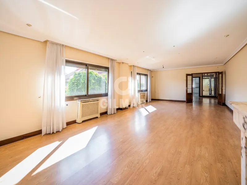Semi-detached house in Peñagrande - Madrid