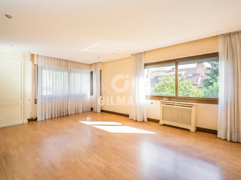 Semi-detached house in Peñagrande - Madrid