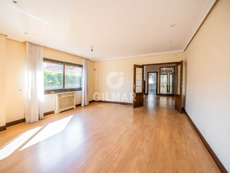 Semi-detached house in Peñagrande - Madrid