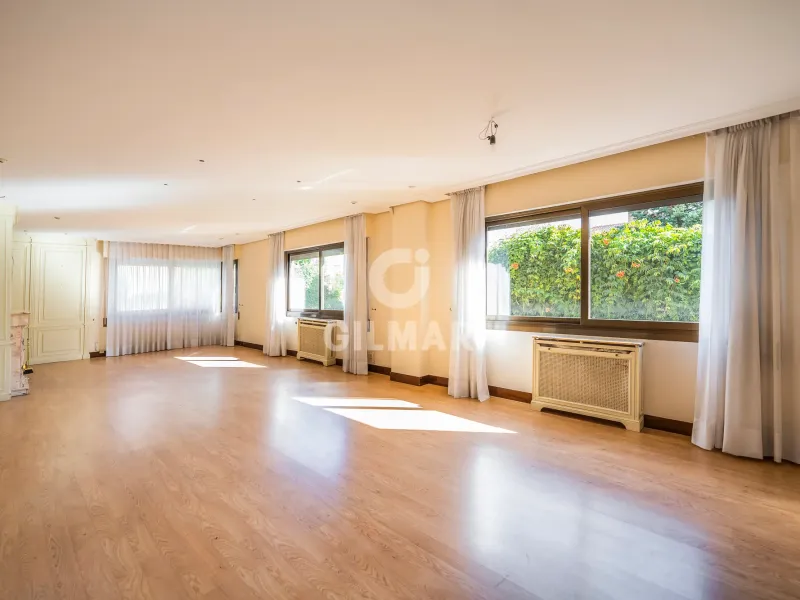 Semi-detached house in Peñagrande - Madrid