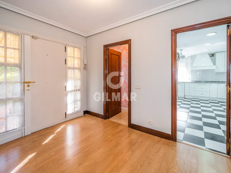 Semi-detached house in Peñagrande - Madrid