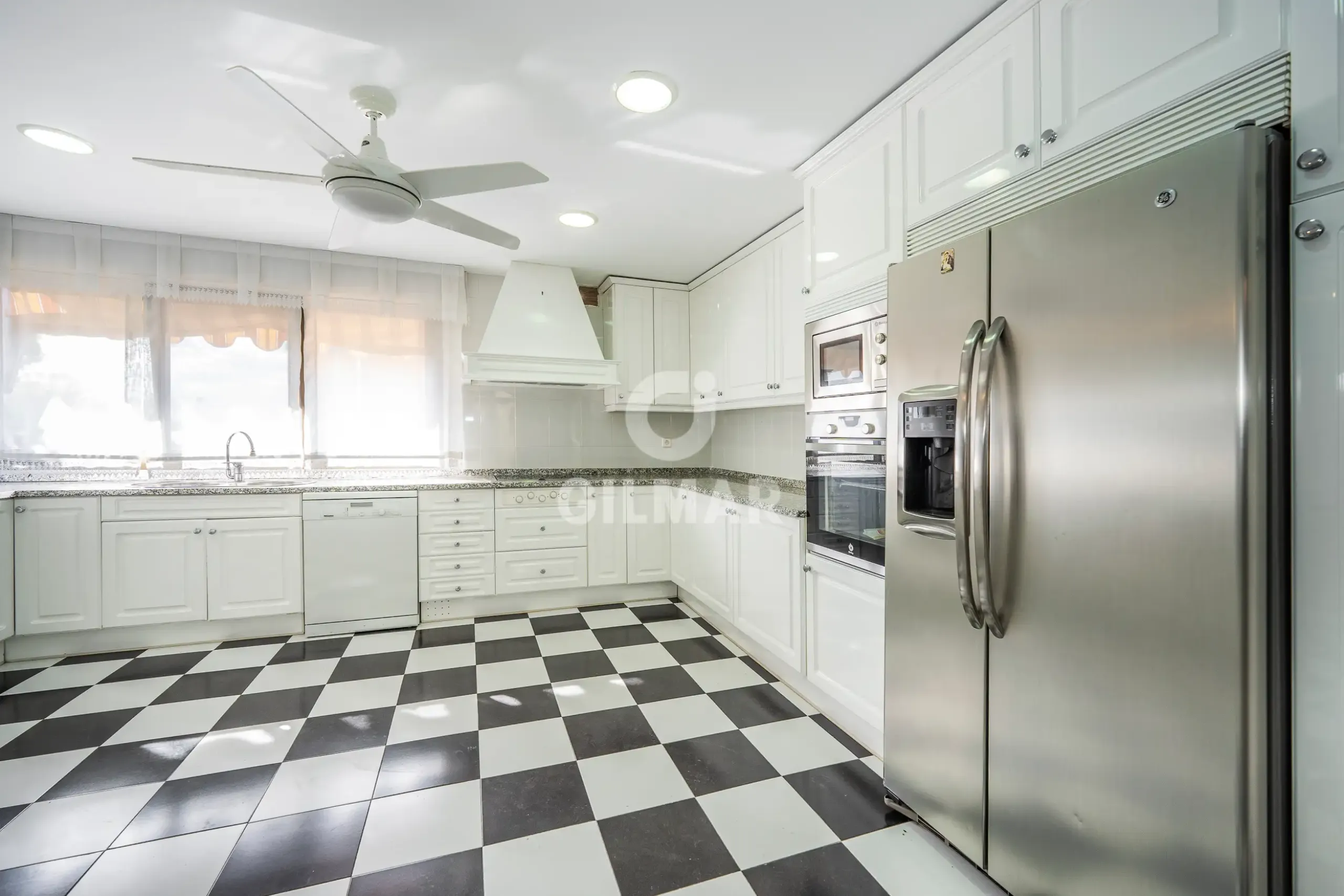 Semi-detached house in Peñagrande - Madrid