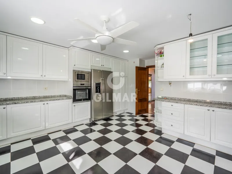 Semi-detached house in Peñagrande - Madrid