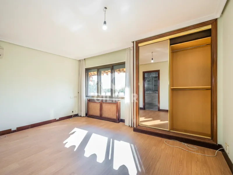 Semi-detached house in Peñagrande - Madrid
