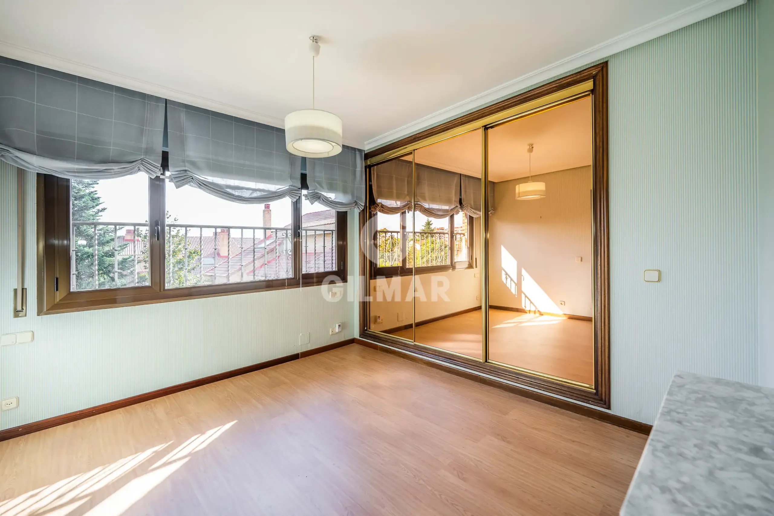 Semi-detached house in Peñagrande - Madrid