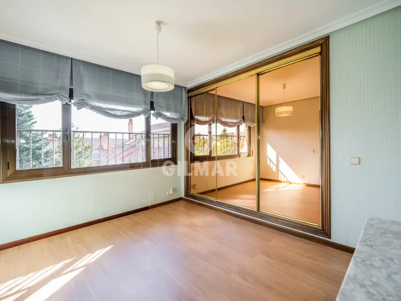 Semi-detached house in Peñagrande - Madrid
