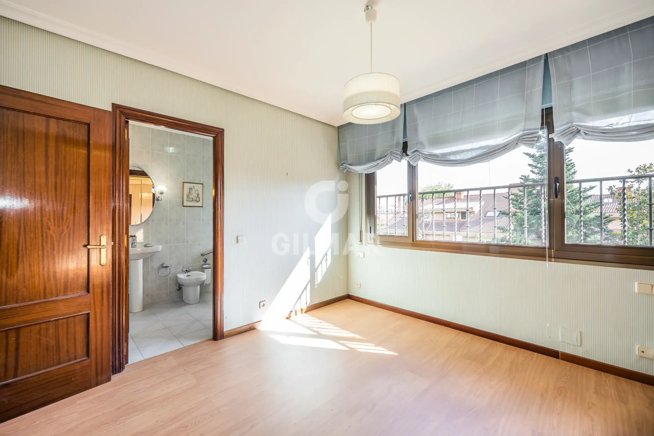 Semi-detached house in Peñagrande - Madrid