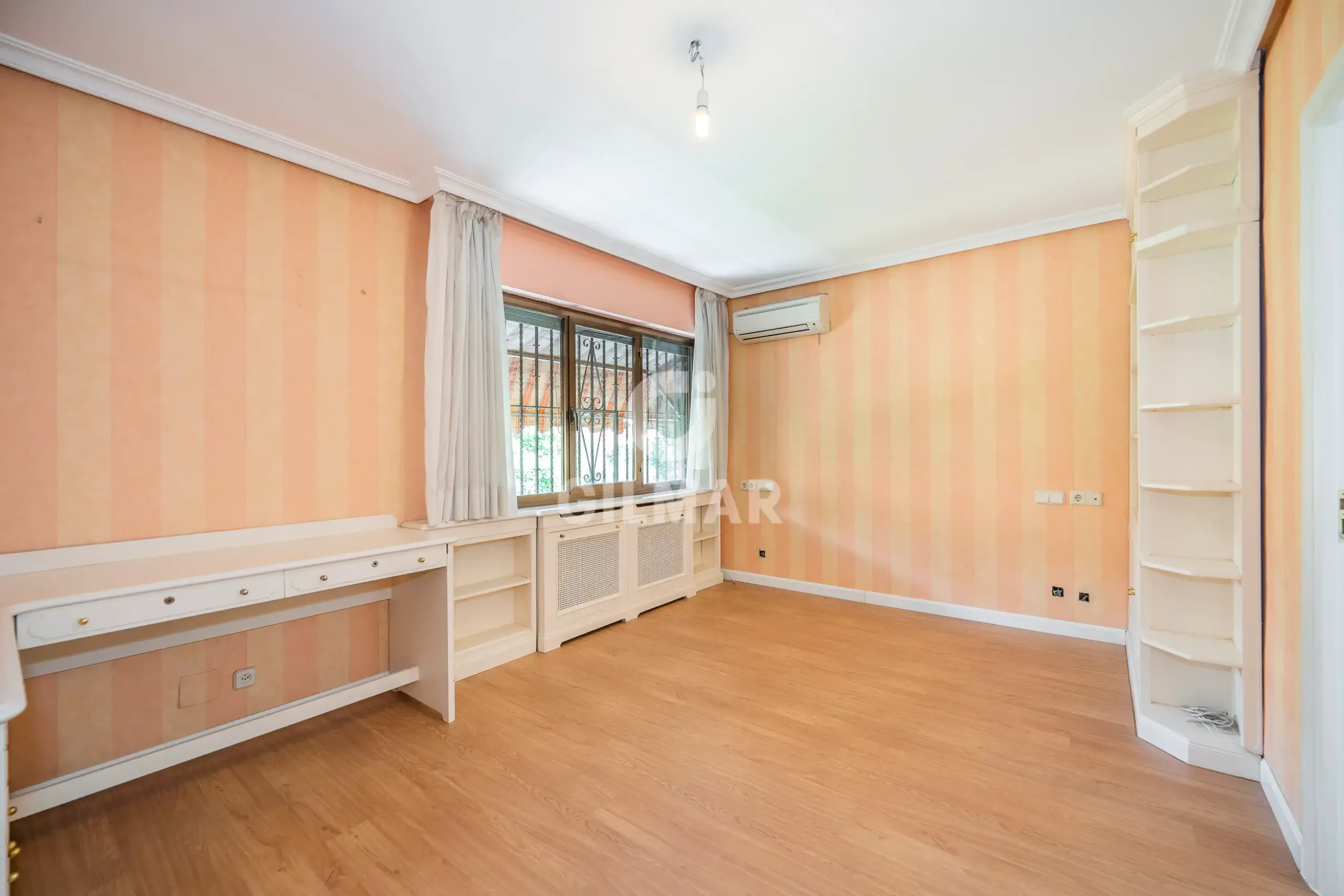 Semi-detached house in Peñagrande - Madrid