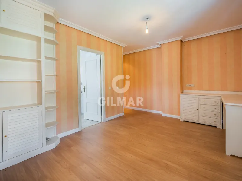 Semi-detached house in Peñagrande - Madrid