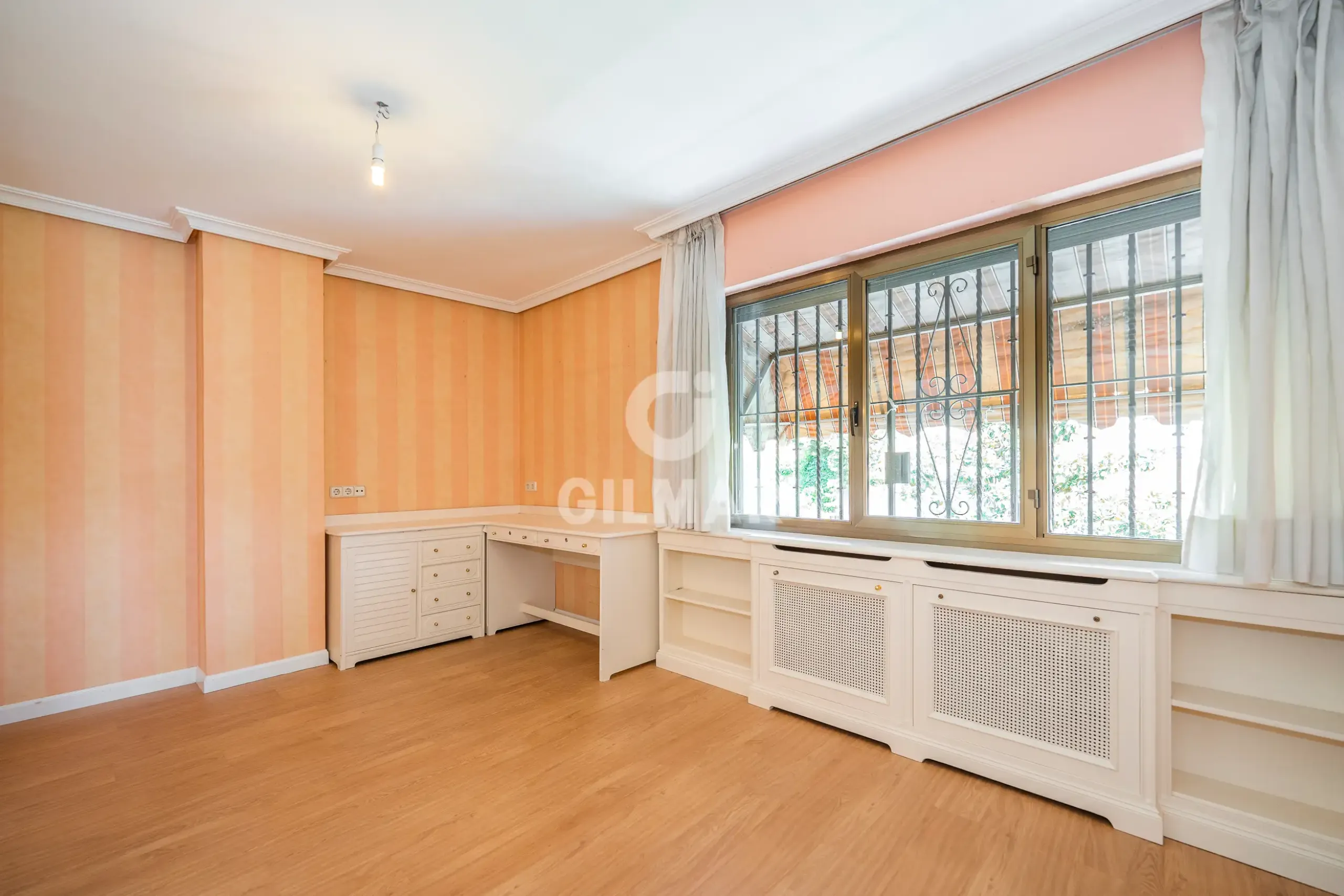 Semi-detached house in Peñagrande - Madrid