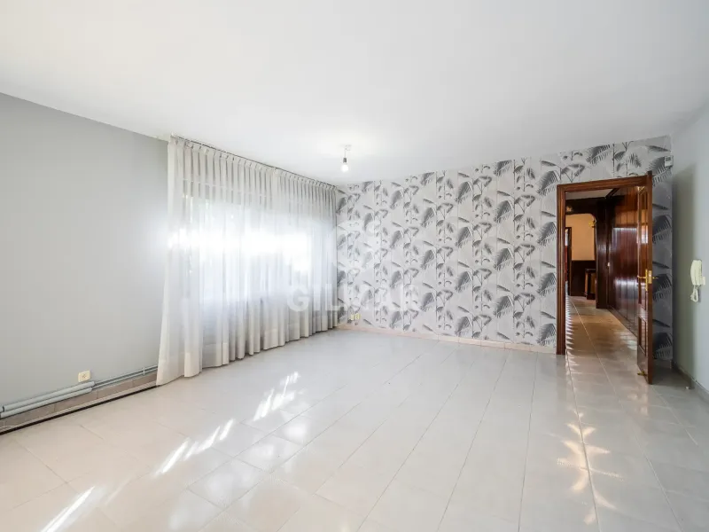 Semi-detached house in Peñagrande - Madrid