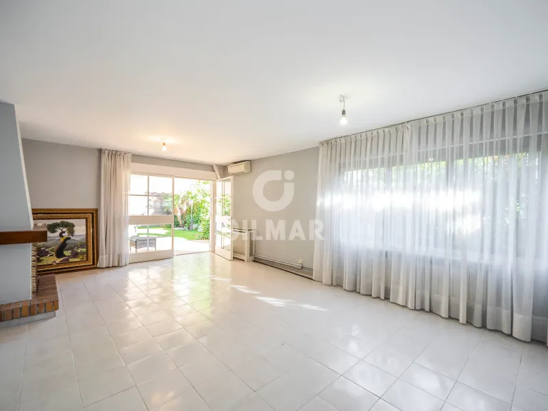 Semi-detached house in Peñagrande - Madrid