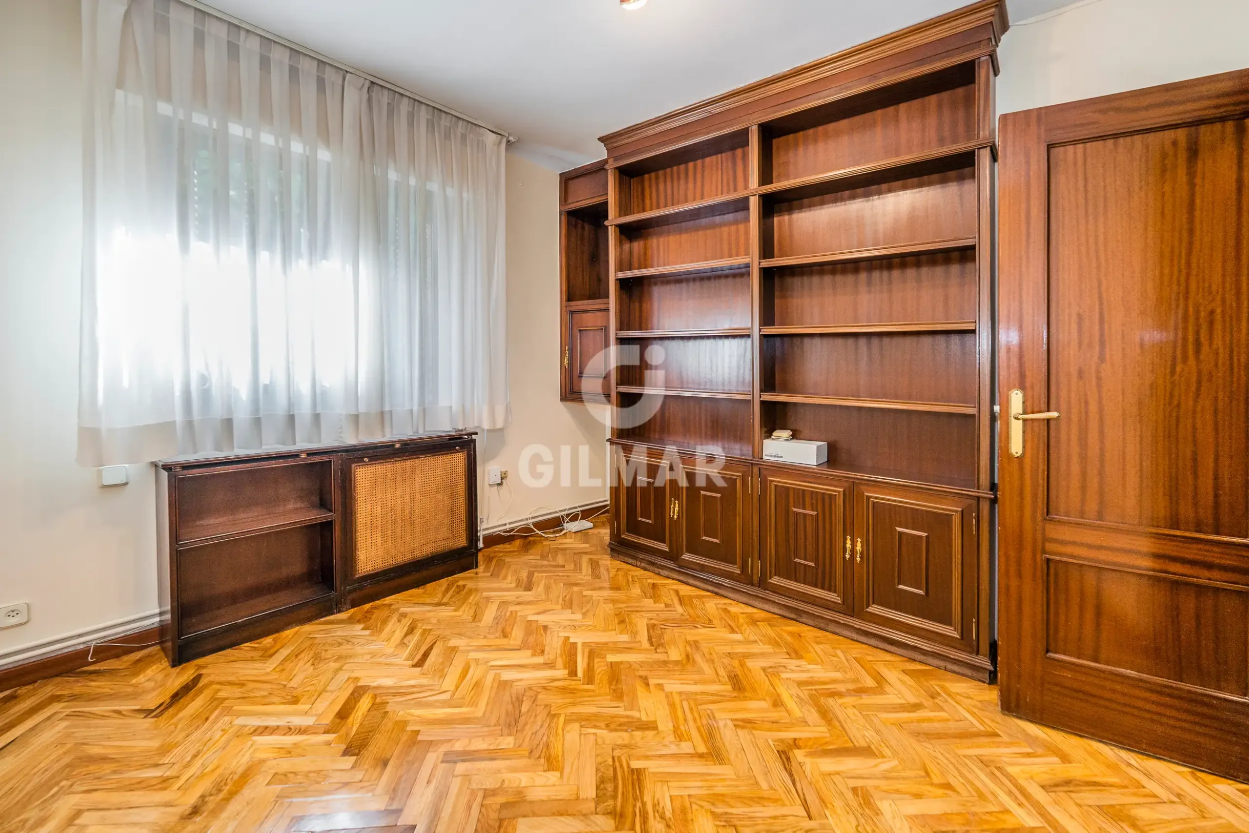 Semi-detached house in Peñagrande - Madrid
