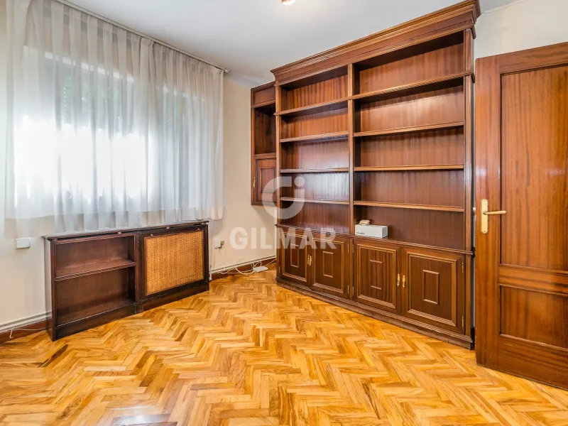 Semi-detached house in Peñagrande - Madrid