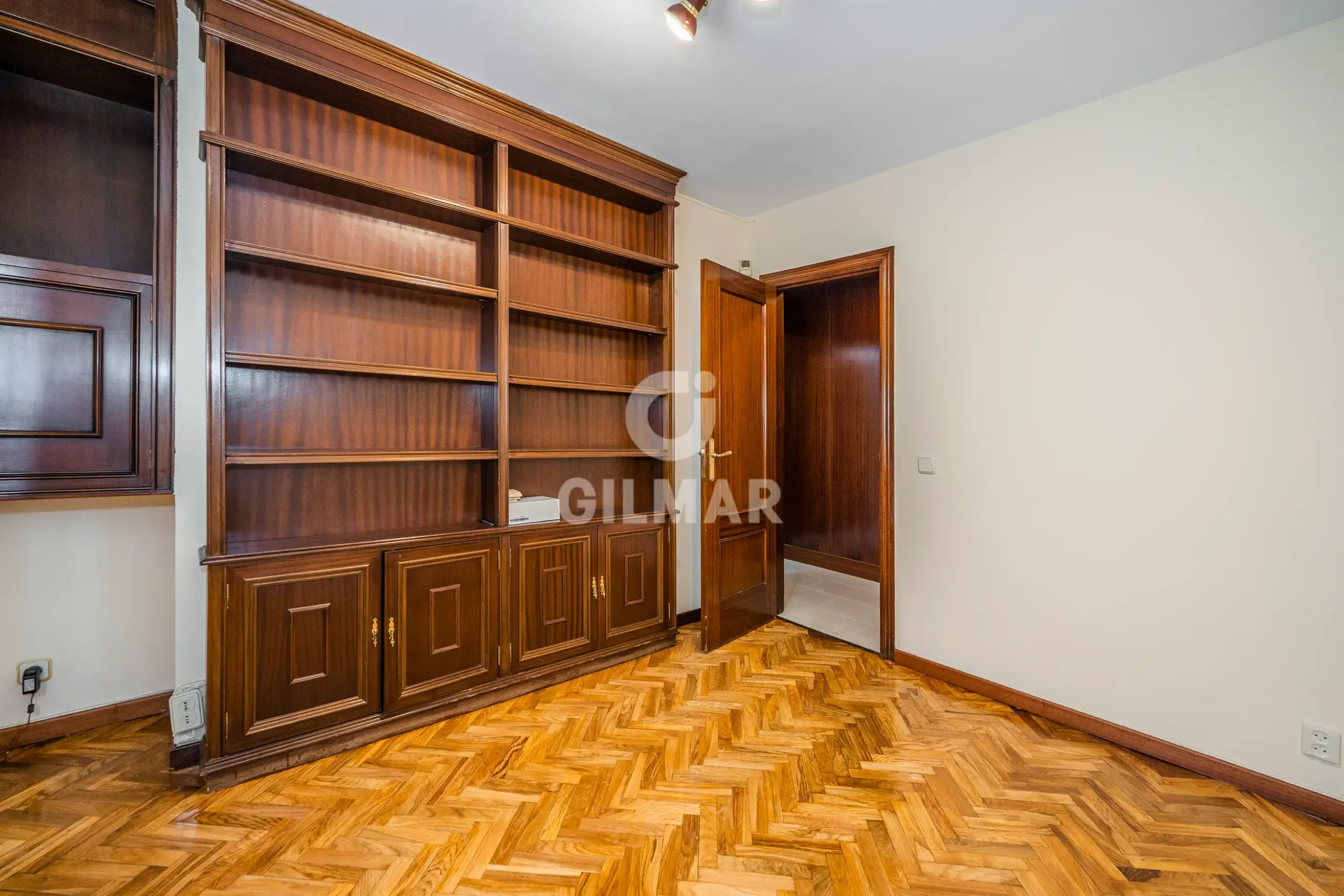 Semi-detached house in Peñagrande - Madrid
