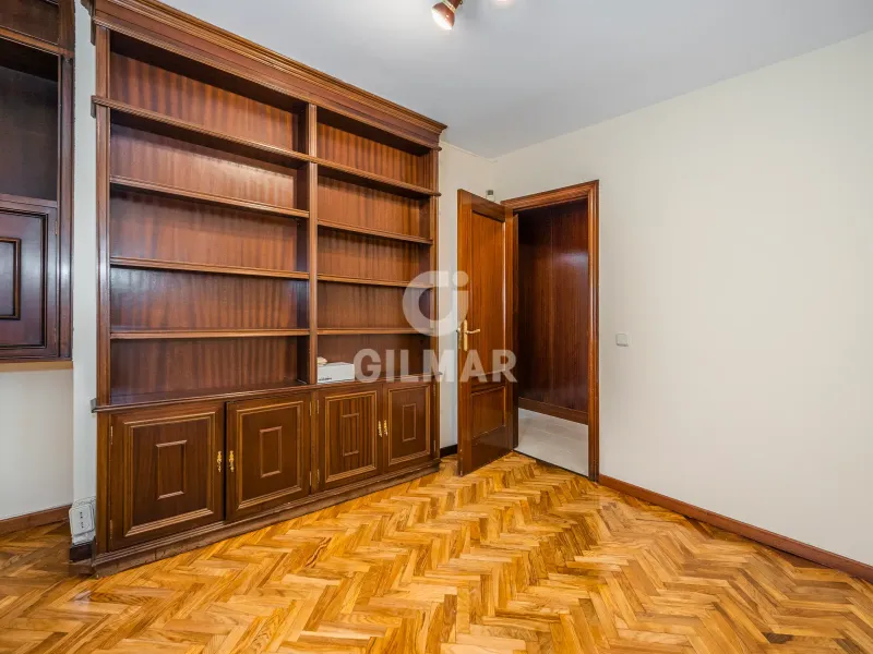 Semi-detached house in Peñagrande - Madrid