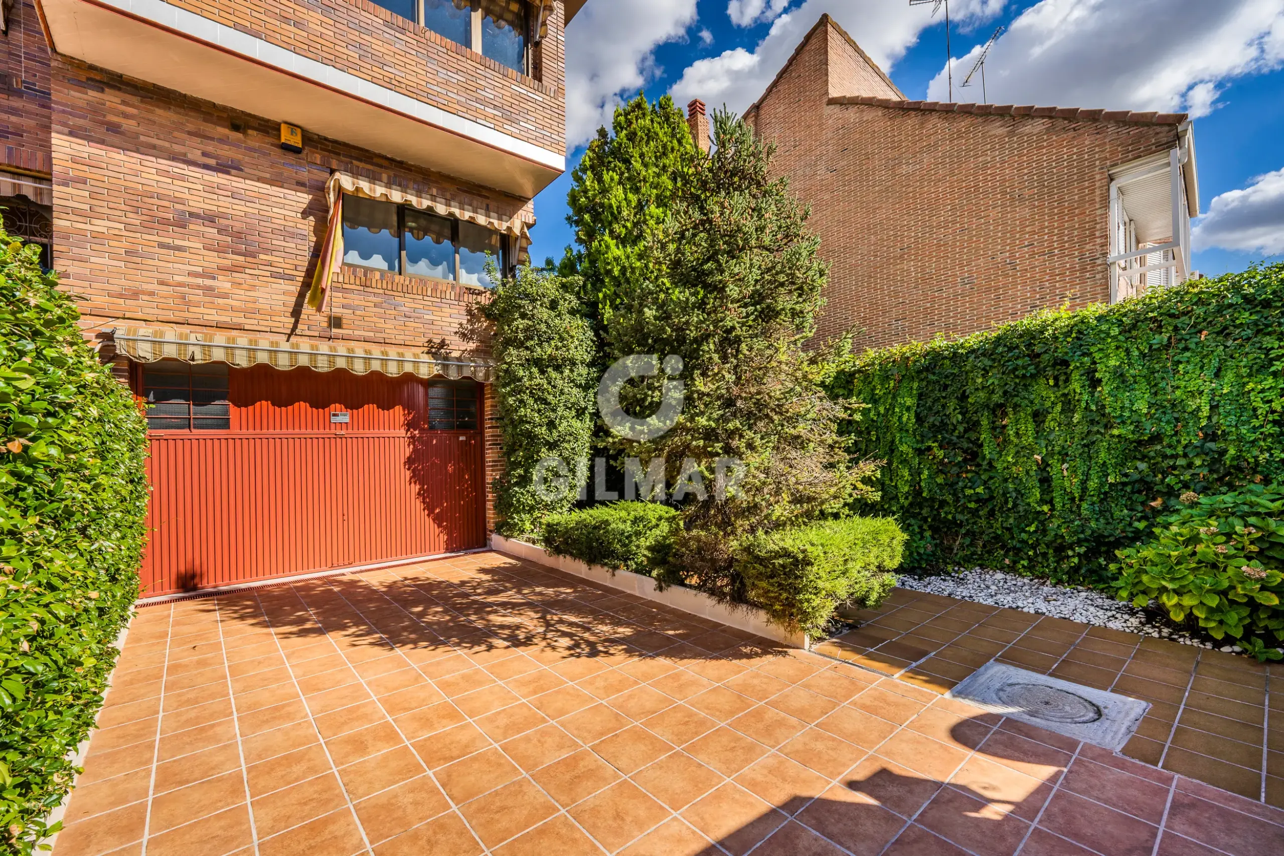 Semi-detached house in Peñagrande - Madrid