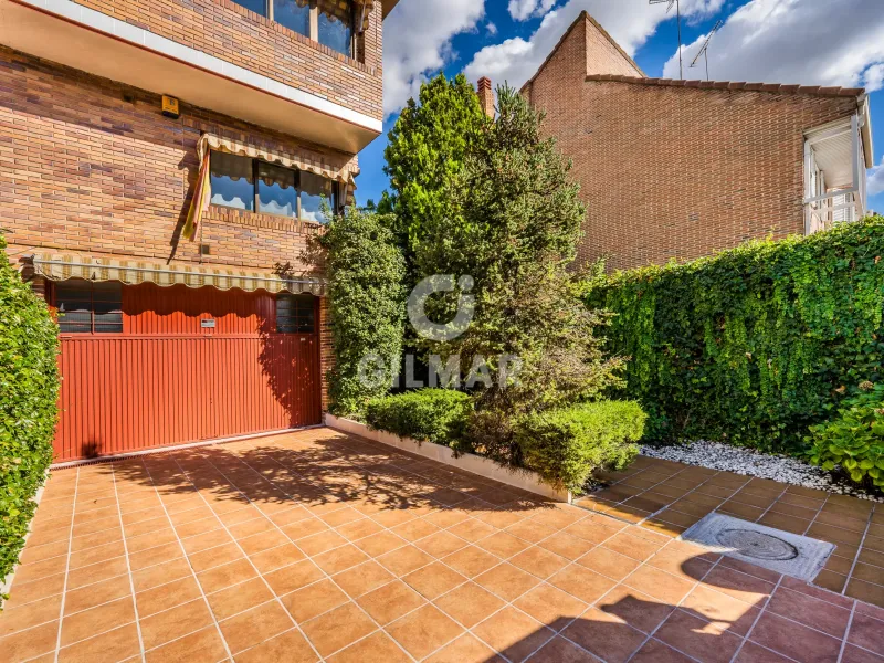 Semi-detached house in Peñagrande - Madrid