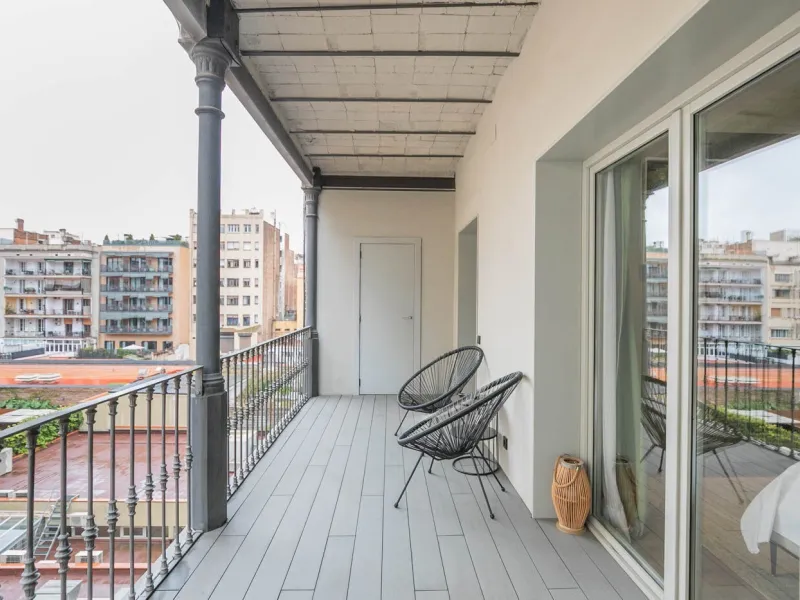 Stylish Flat in Eixample, Steps from Passeig de Gracia, Barcelona