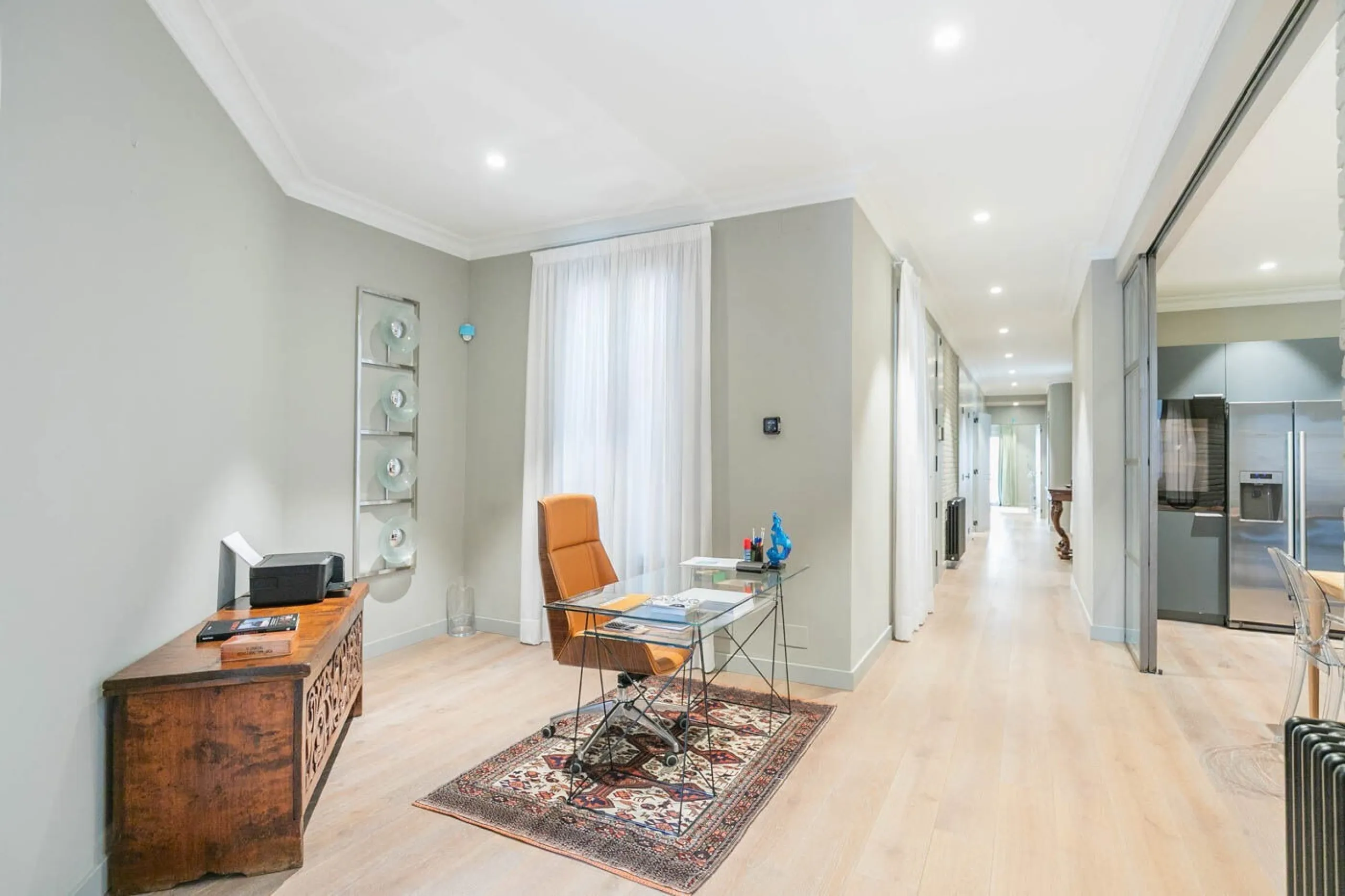 Stylish Flat in Eixample, Steps from Passeig de Gracia, Barcelona