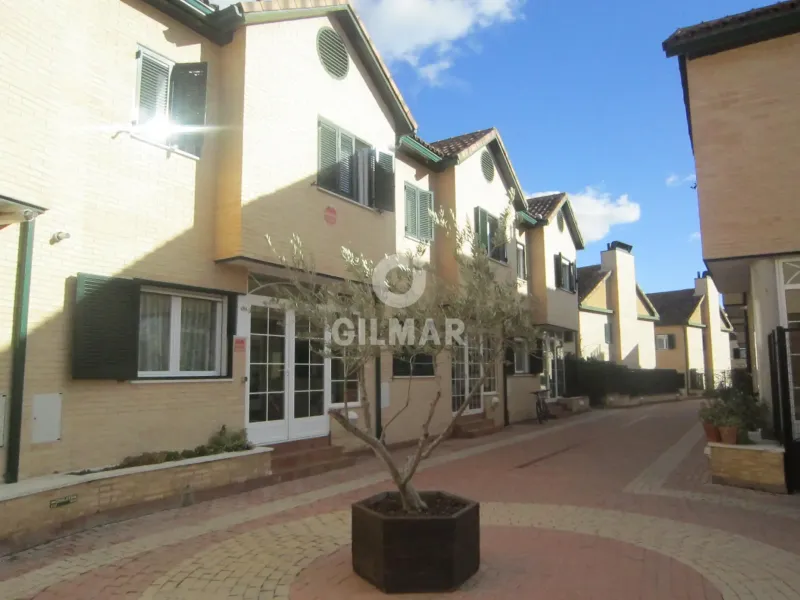 Townhouse in Fuente del Fresno - Madrid
