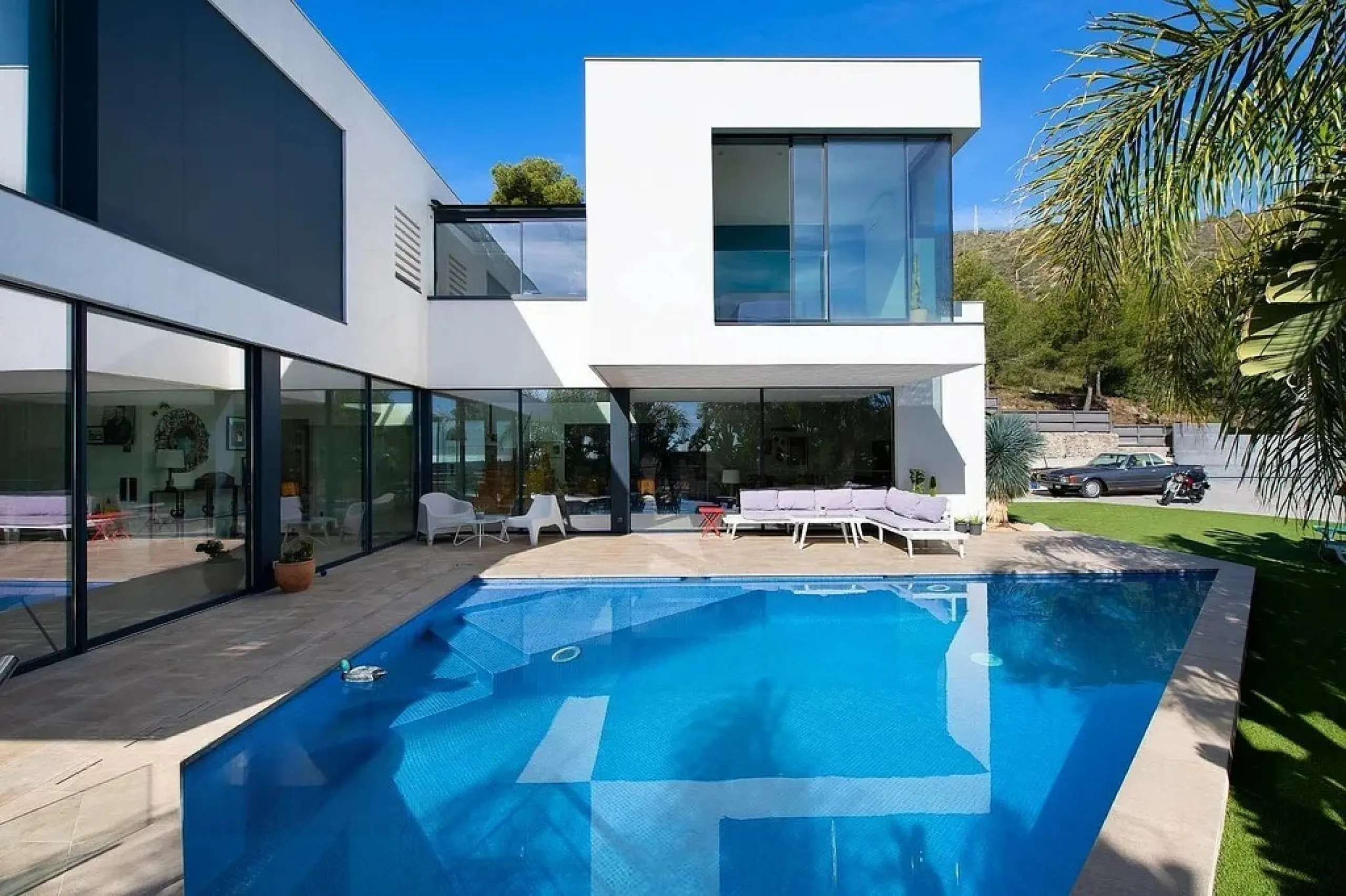 Modern Designer Villa with Pool and Views in Montemar Alto, Castelldefels, Barcelona