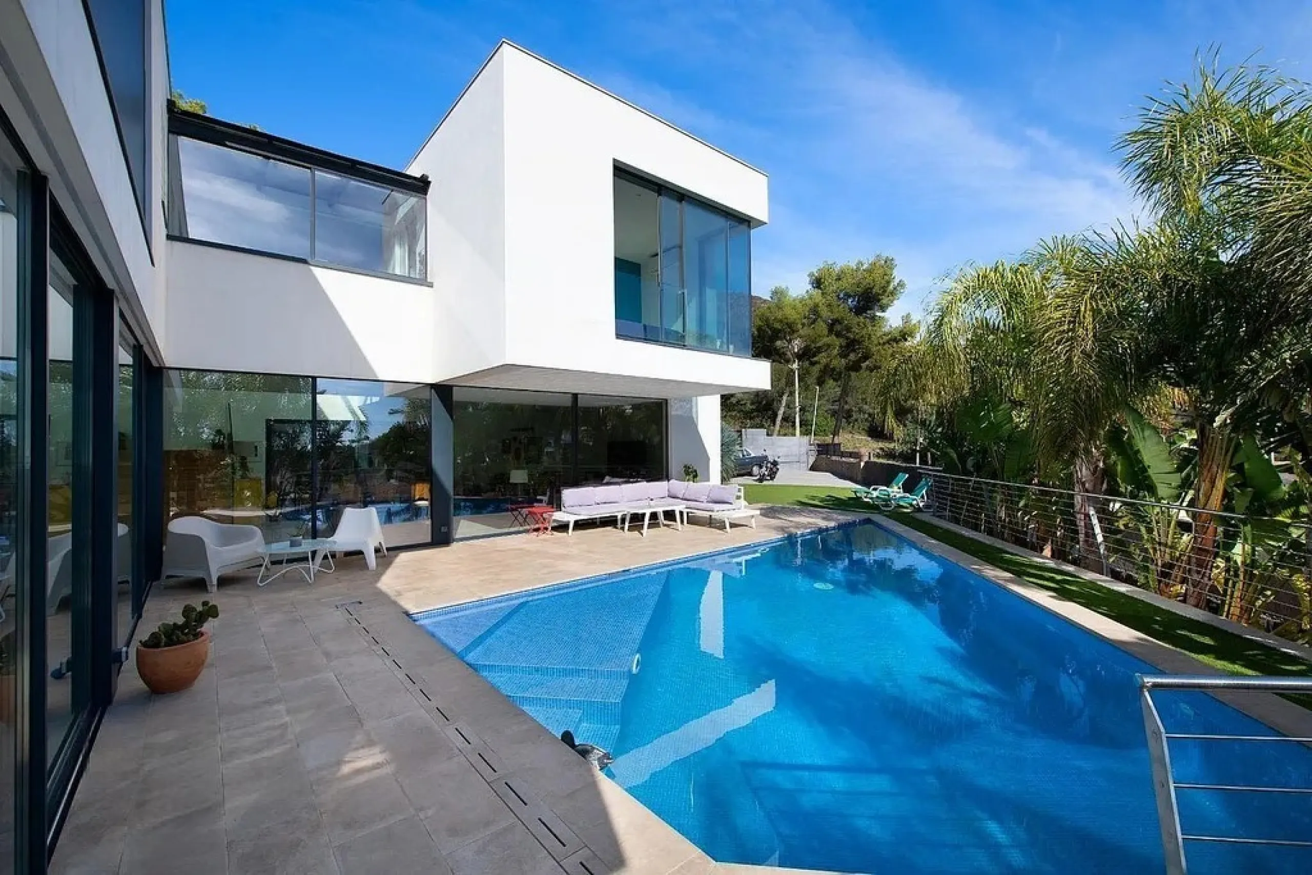 Modern Designer Villa with Pool and Views in Montemar Alto, Castelldefels, Barcelona