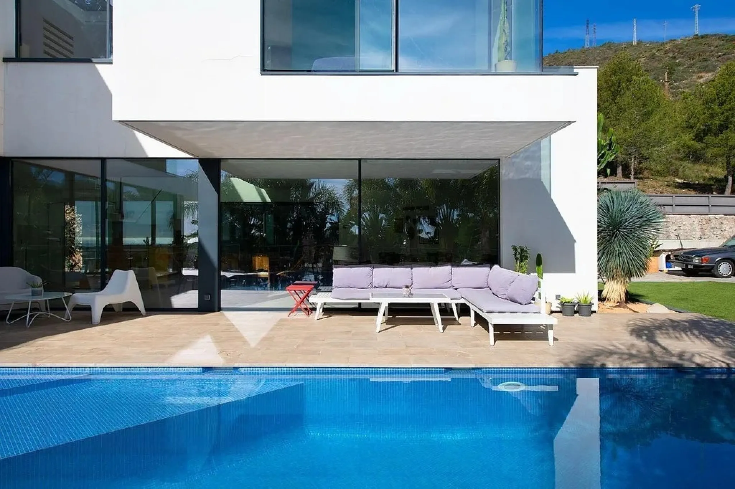 Modern Designer Villa with Pool and Views in Montemar Alto, Castelldefels, Barcelona