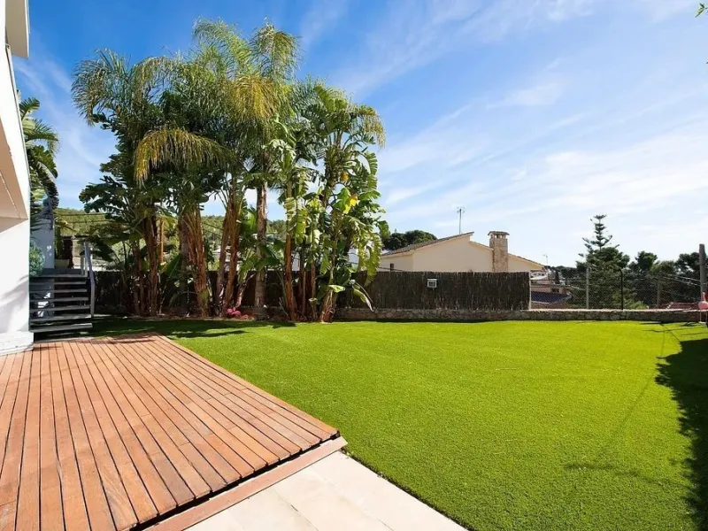 Modern Designer Villa with Pool and Views in Montemar Alto, Castelldefels, Barcelona
