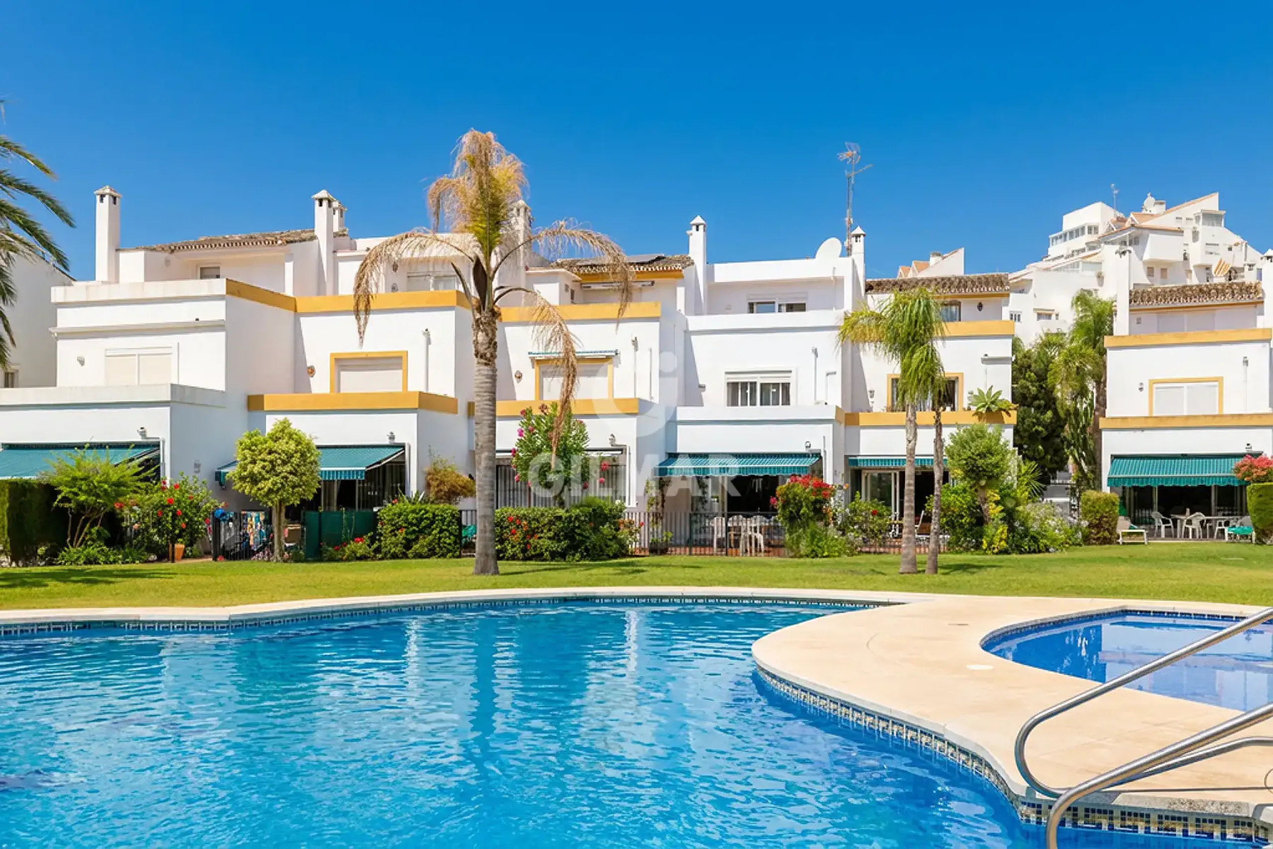 Townhouse in Estepona Oeste - Málaga