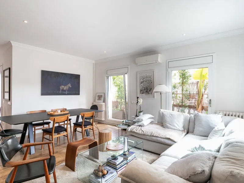 Refurbished Penthouse in Calle Laforja – Turó Parc Area, Barcelona