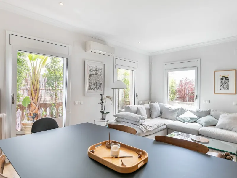 Refurbished Penthouse in Calle Laforja – Turó Parc Area, Barcelona
