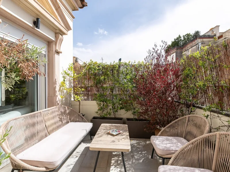 Refurbished Penthouse in Calle Laforja – Turó Parc Area, Barcelona