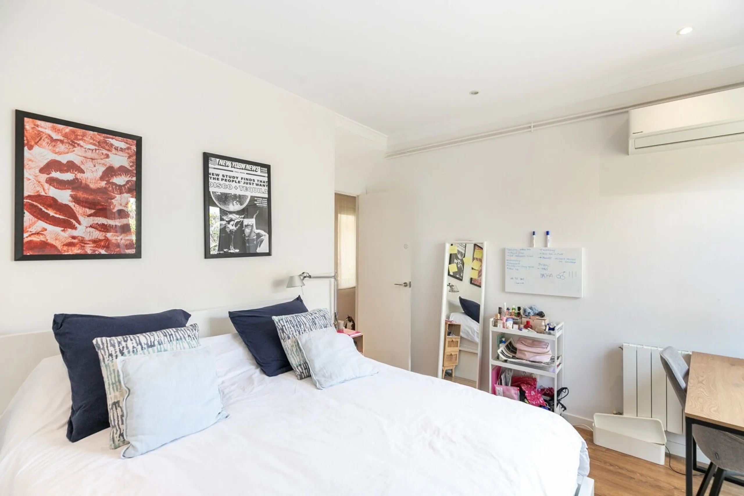 Refurbished Penthouse in Calle Laforja – Turó Parc Area, Barcelona