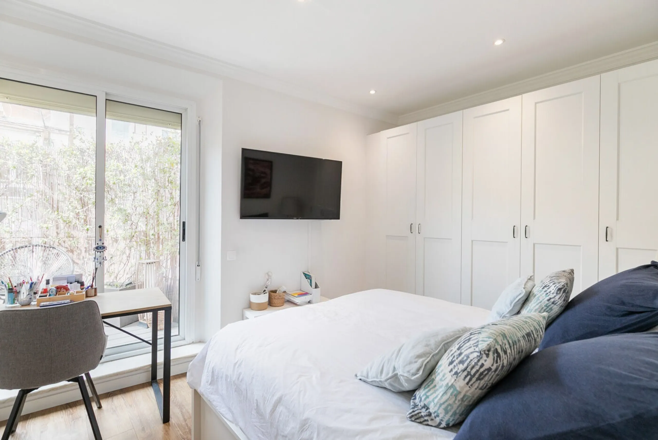Refurbished Penthouse in Calle Laforja – Turó Parc Area, Barcelona