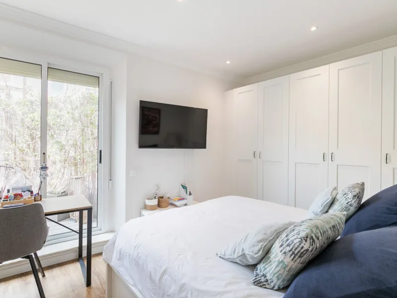 Refurbished Penthouse in Calle Laforja – Turó Parc Area, Barcelona