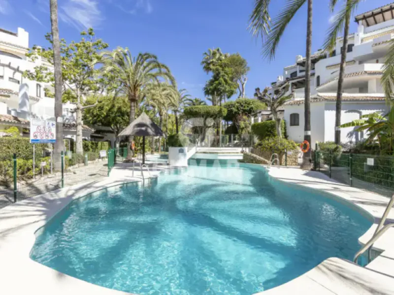 Duplex penthouse in Marbella Este - Málaga
