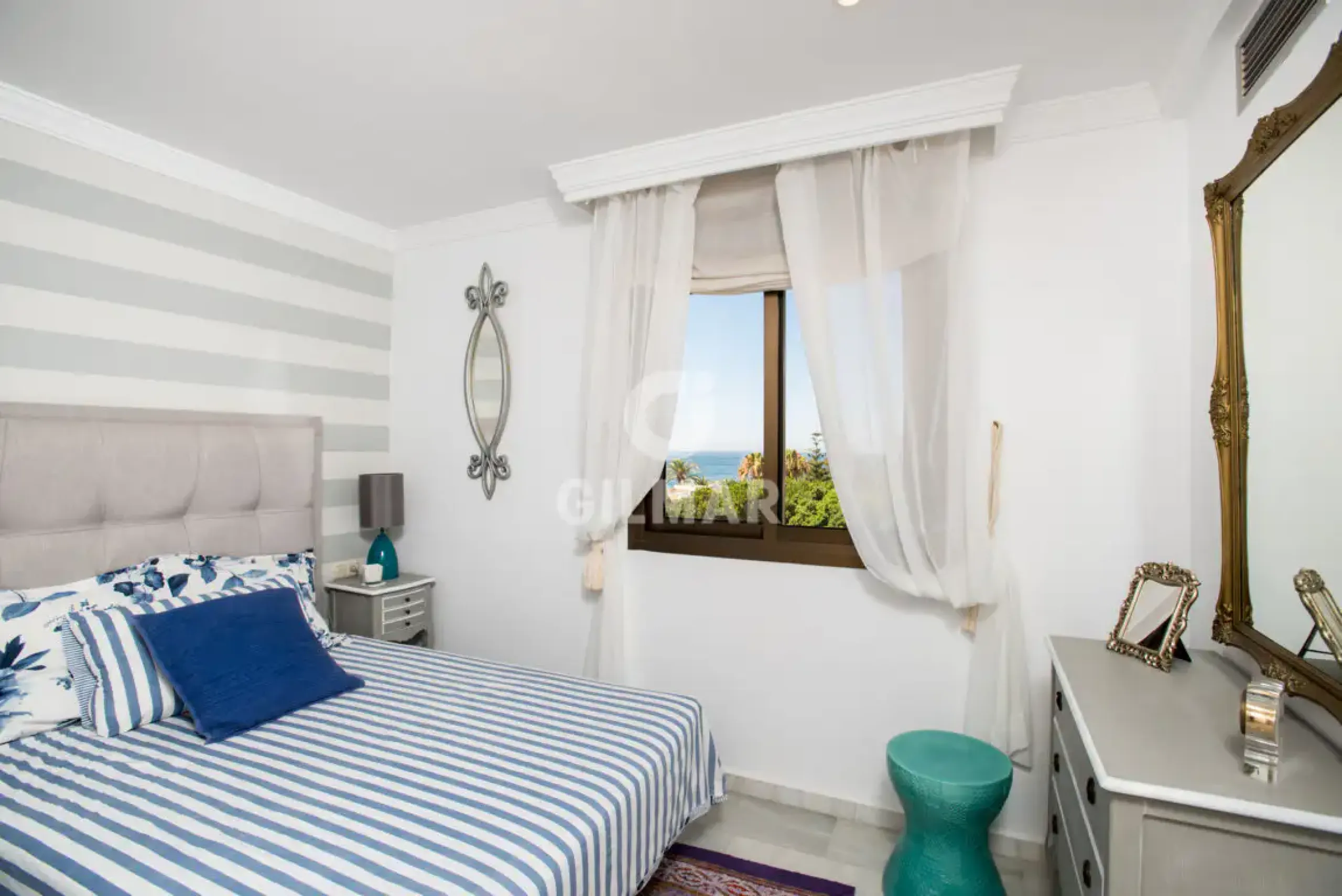 Duplex penthouse in Marbella Este - Málaga