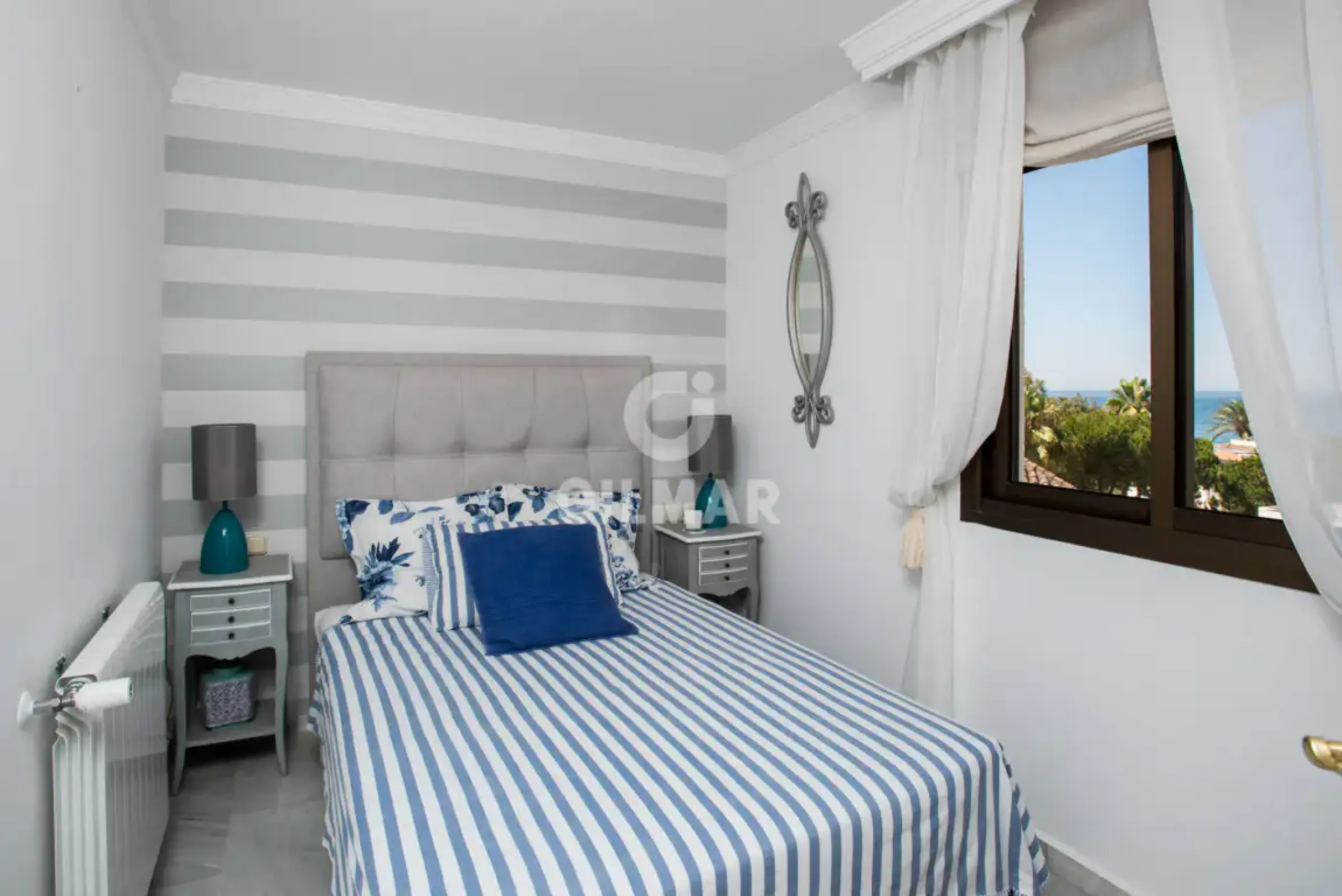 Duplex penthouse in Marbella Este - Málaga