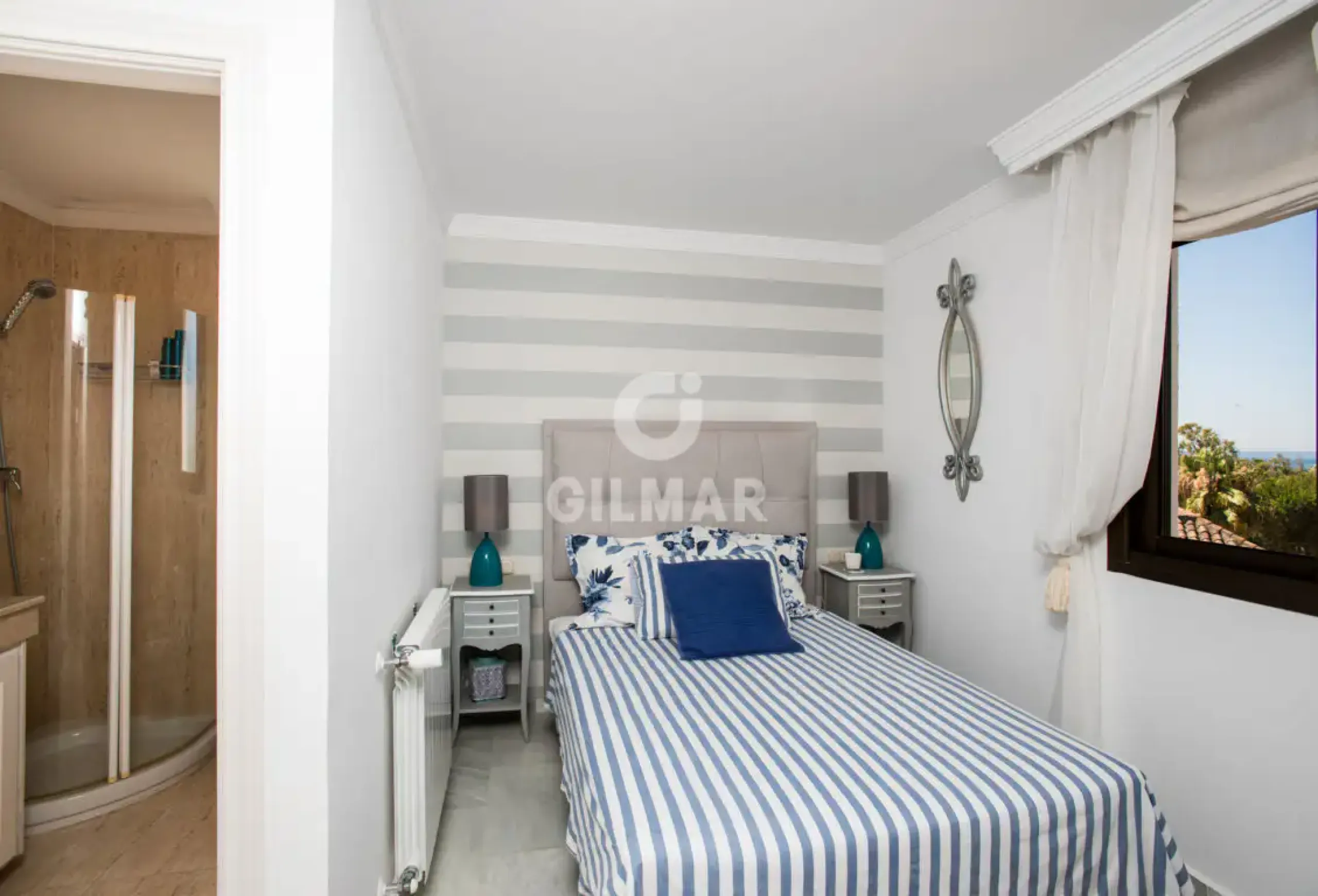 Duplex penthouse in Marbella Este - Málaga