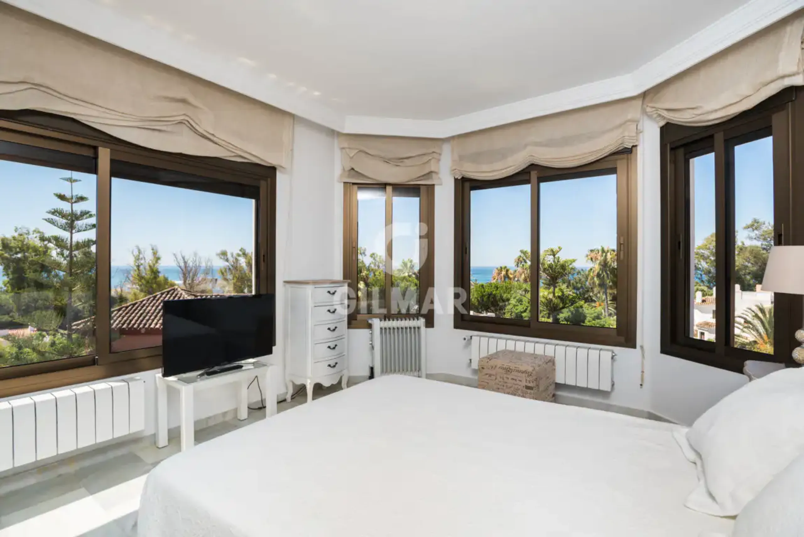 Duplex penthouse in Marbella Este - Málaga