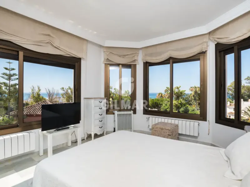 Duplex penthouse in Marbella Este - Málaga