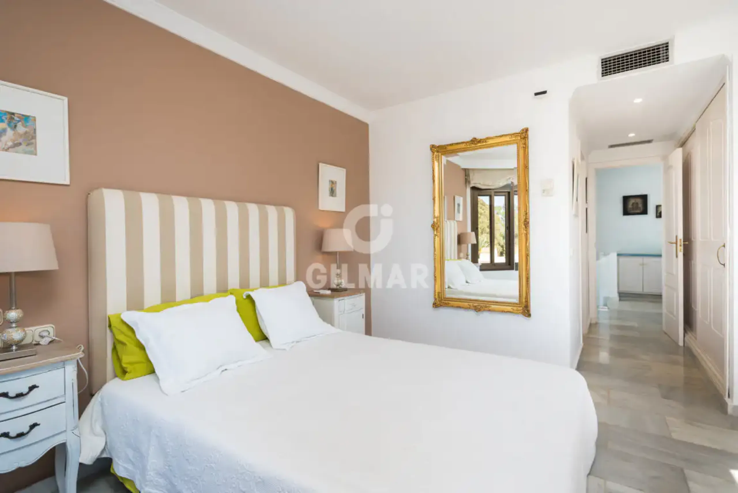Duplex penthouse in Marbella Este - Málaga