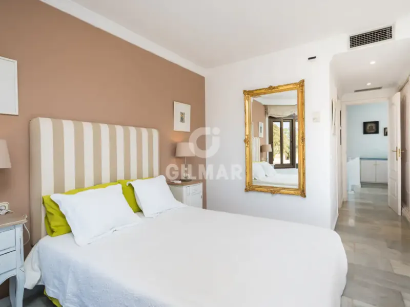 Duplex penthouse in Marbella Este - Málaga