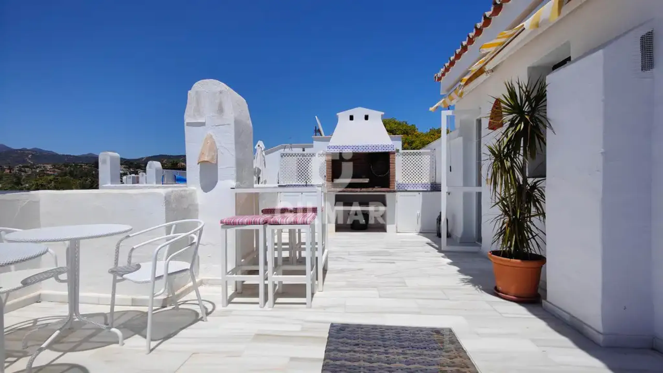 Duplex penthouse in Marbella Este - Málaga