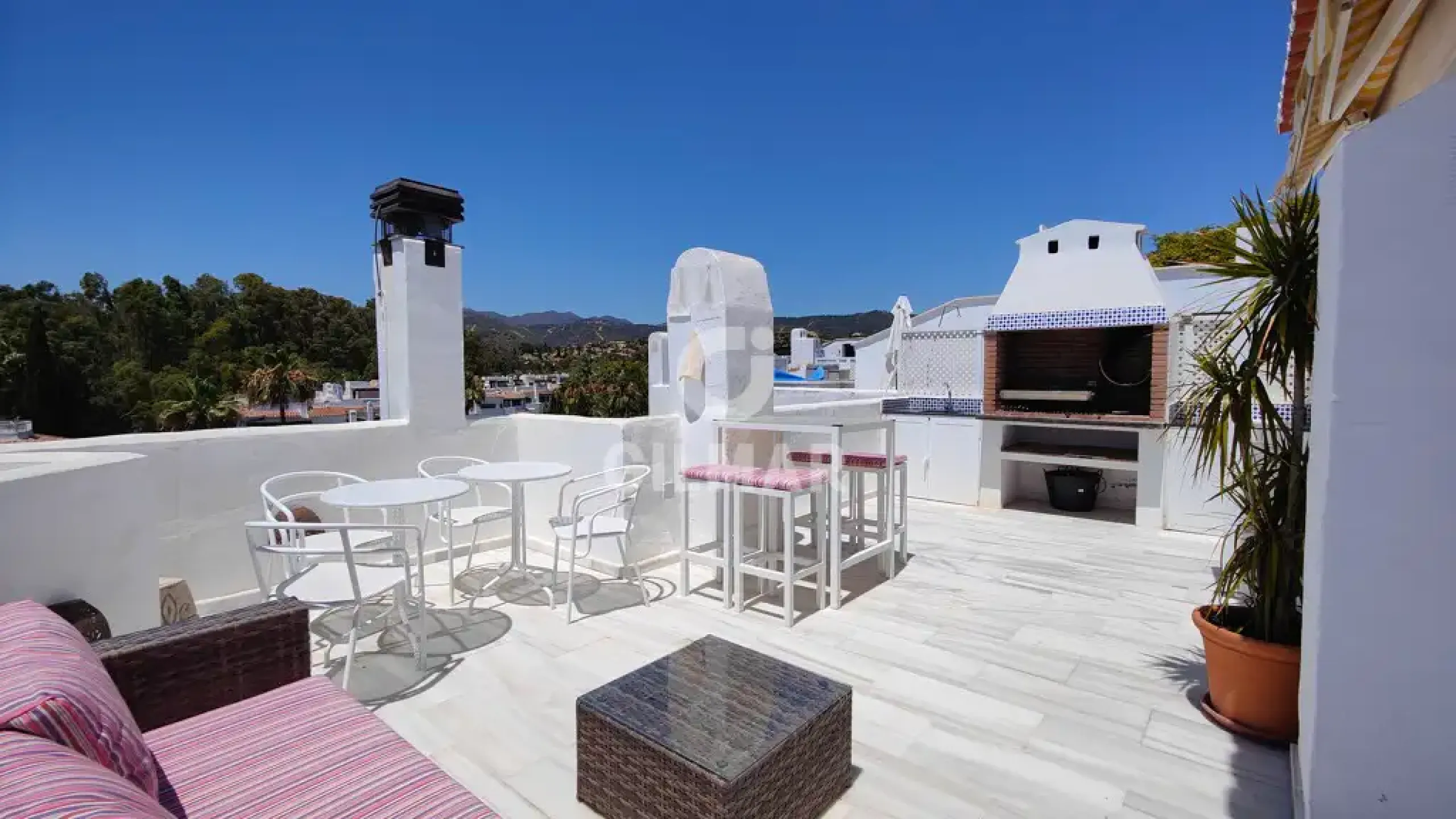 Duplex penthouse in Marbella Este - Málaga
