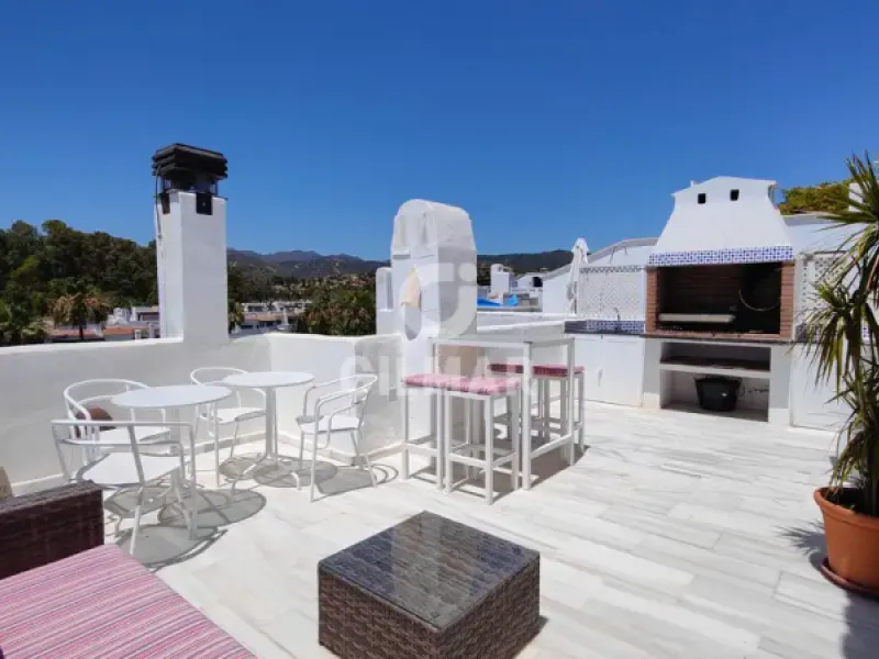 Duplex penthouse in Marbella Este - Málaga