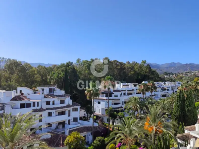 Duplex penthouse in Marbella Este - Málaga